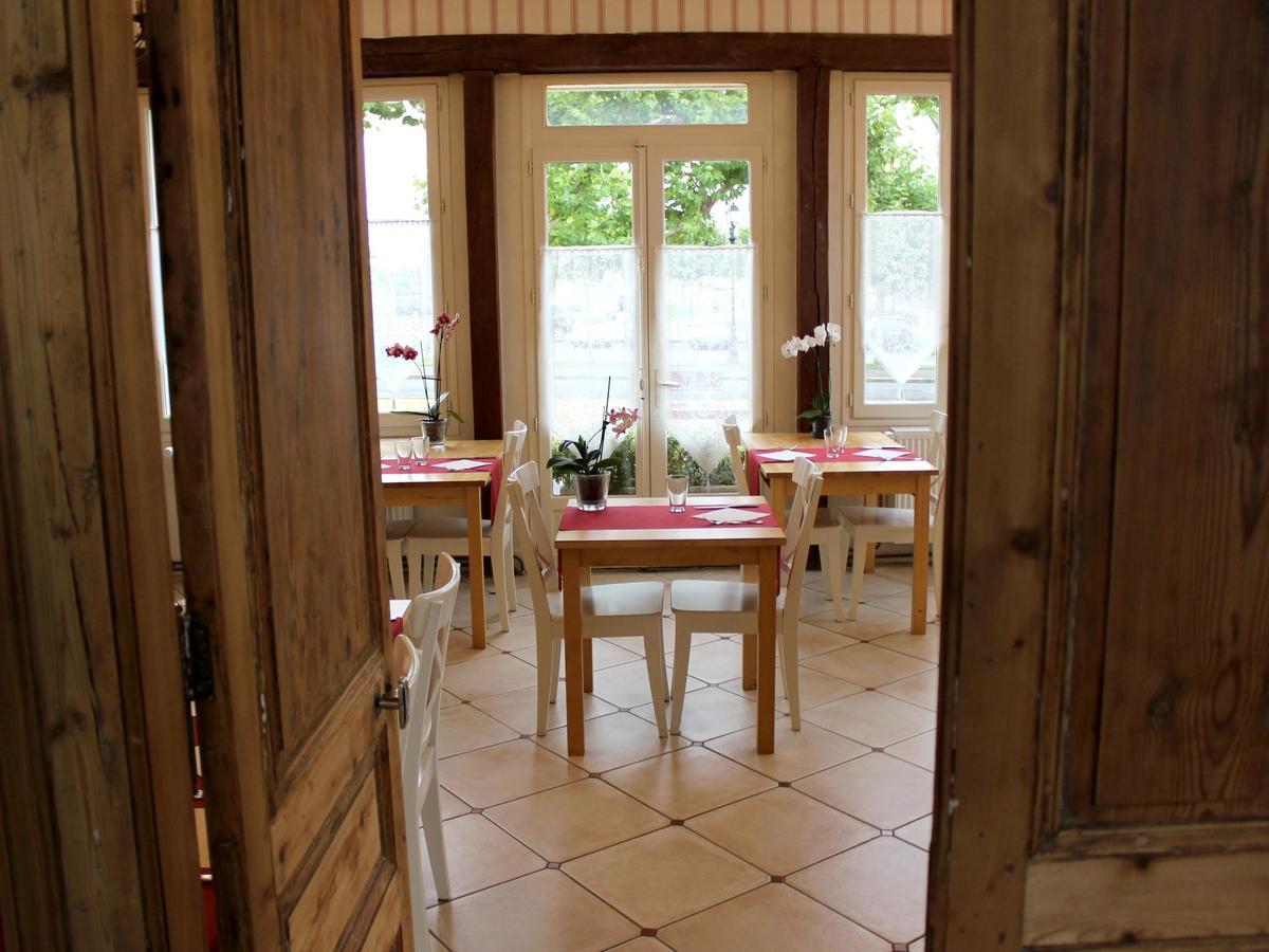 Hotel Les Aubepines Illiers-Combray エクステリア 写真