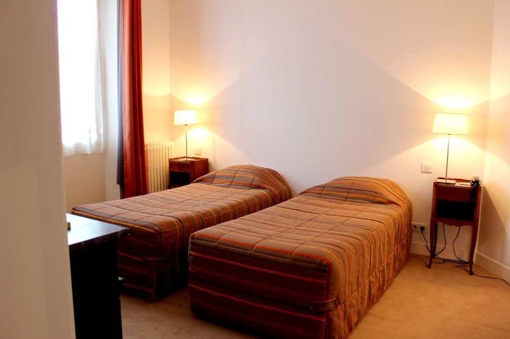 Hotel Les Aubepines Illiers-Combray エクステリア 写真